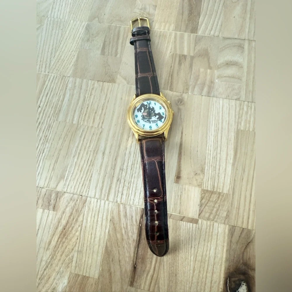 Vintage Armitron Warner bros looney tunes Taz brown leather watch NEW BATTERY